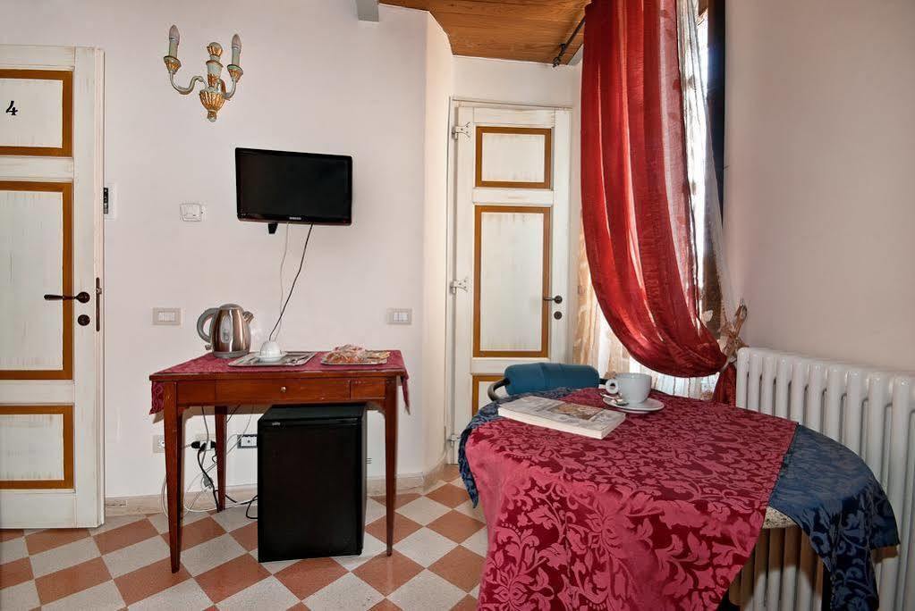 A Casa Mastacchi Bed & Breakfast Сиена Екстериор снимка